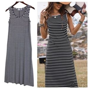 Chico’s Zenergy Sz 0 (Small 4 6) Maxi Dress Stripe Black White Slvlss Stretch